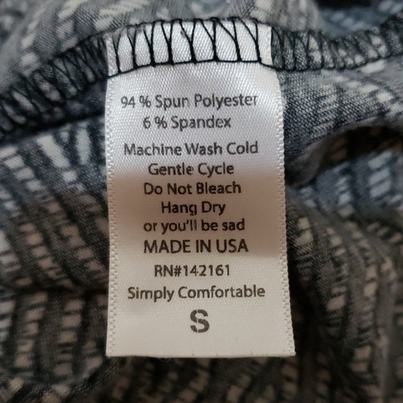 Lularoe Irma top size Small EUC - Picture 4 of 5